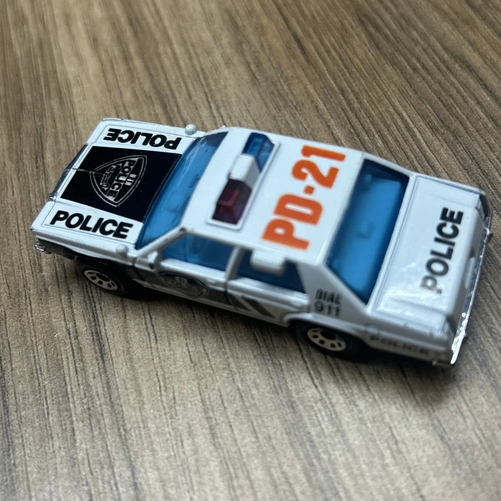 Matchbox Ford LTD PD-21 Police Diecast Car‎ Mattel 1987 1:69 Macau